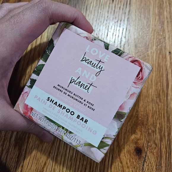 NEW! Love Beauty and Planet Shampoo Bar Murumuru Butter & Rose - Picture 1 of 5